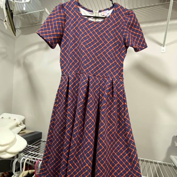 LuLaRoe Dresses & Skirts - Lularoe Amelia Dress